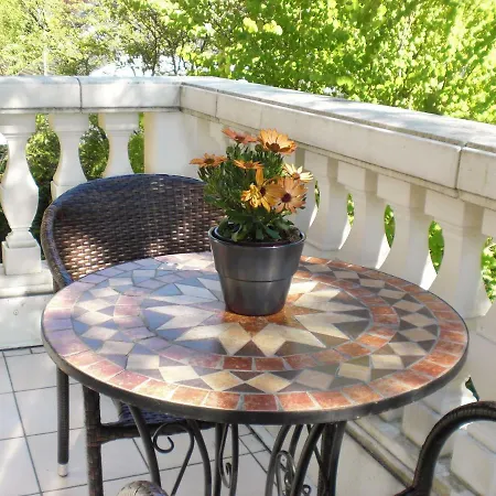 Lion Homestay Munich Exterior photo