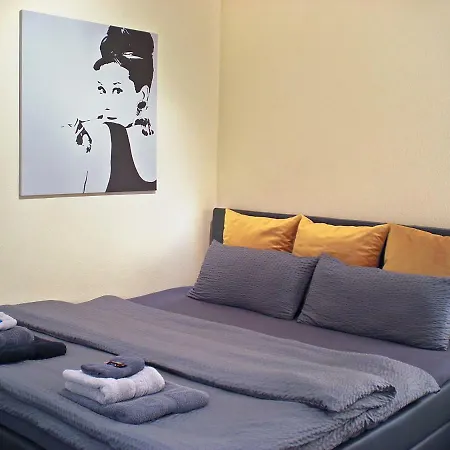 Lion Homestay Munich Exterior photo
